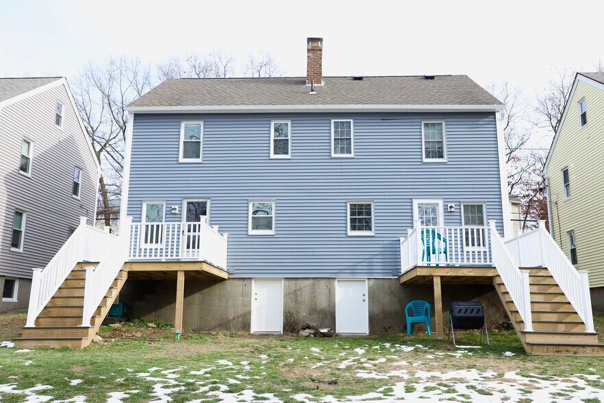 Building Photo - 113 Brooks St