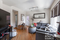 Building Photo - 2513 N Southport Ave