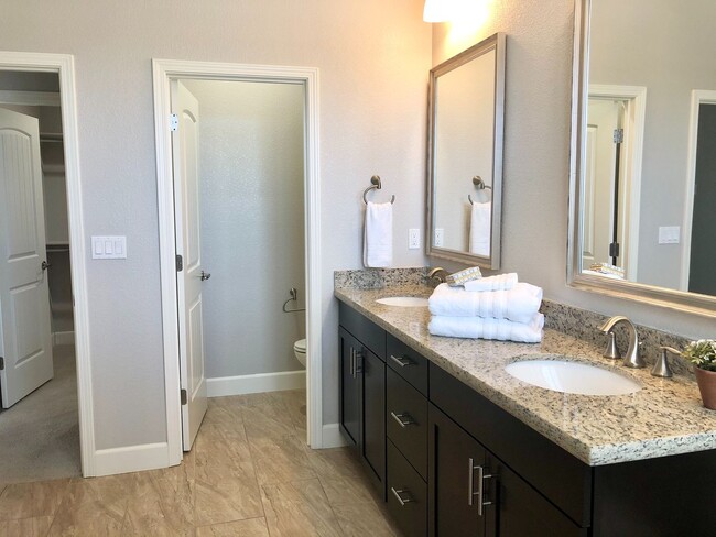 Building Photo - Beautifully Upgraded 4 Bedroom, 3 Bathroom...