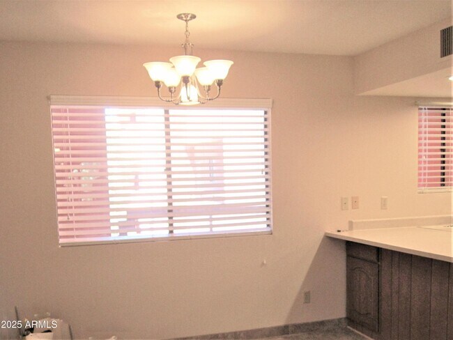 Building Photo - 4303 E Cactus Rd