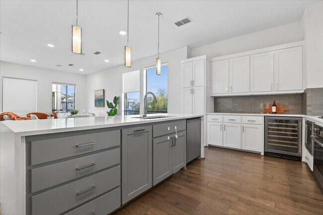 Building Photo - 4905 Camdale Ct