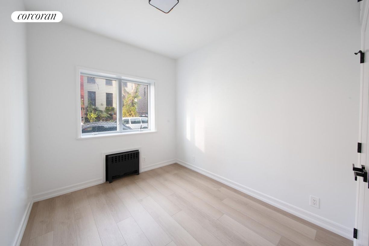 Building Photo - 26 Broome St