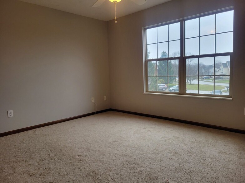 Building Photo - 8162 Chateau Ln