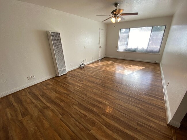 Building Photo - 705-709 E St