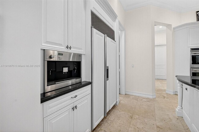 Building Photo - 9597 Bridgebrook Dr