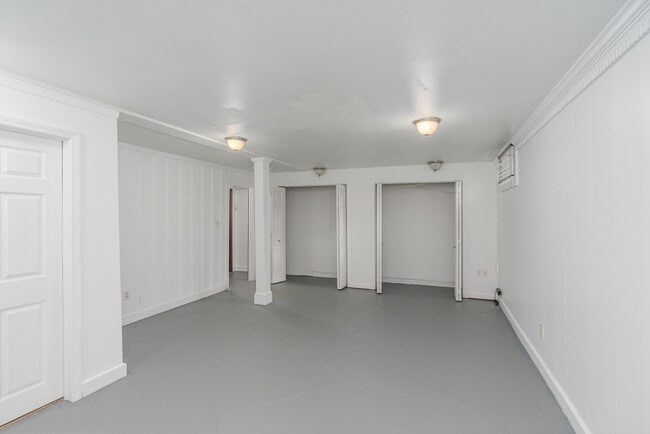 Building Photo - 83 Betsey Williams Dr