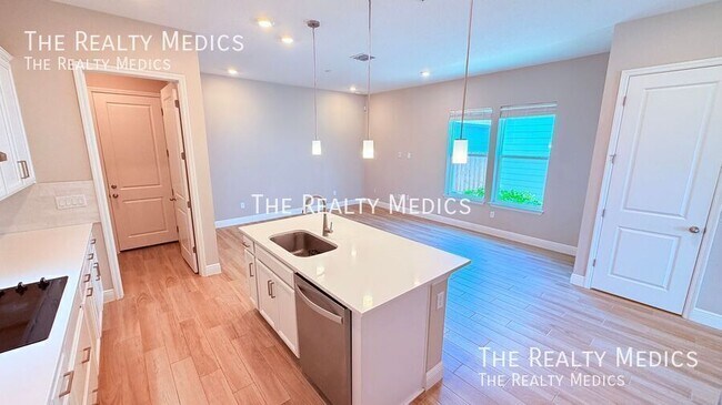 Building Photo - 6495 Cyrils Dr