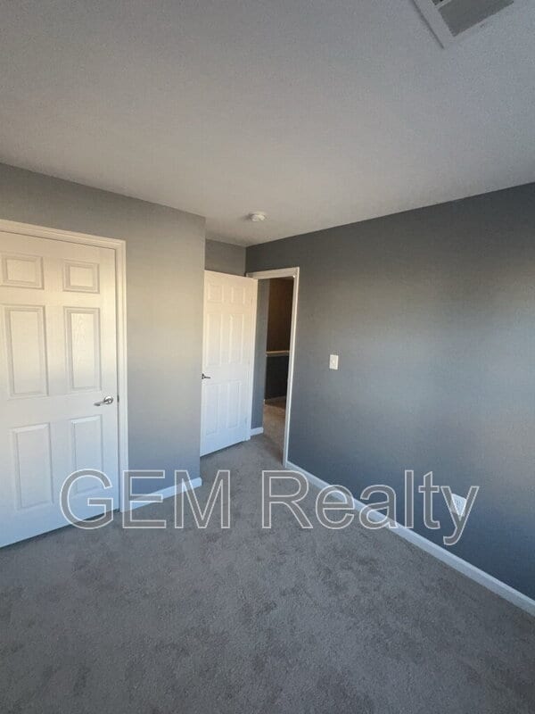 Building Photo - 7120 Azalea Dr