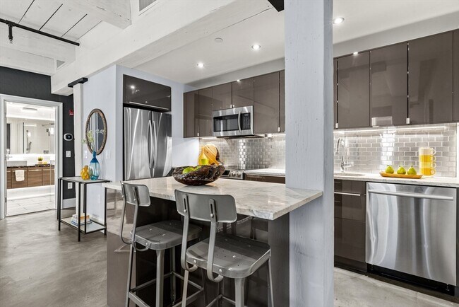 Building Photo - 90 Wareham St