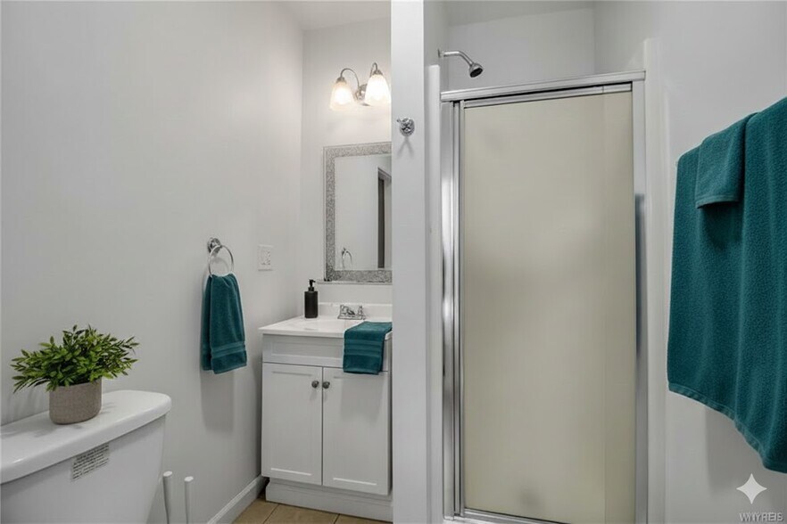 Building Photo - 125 Whitney Pl