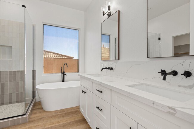 Building Photo - Amazing Home in Gold Canyon backing to Sta...