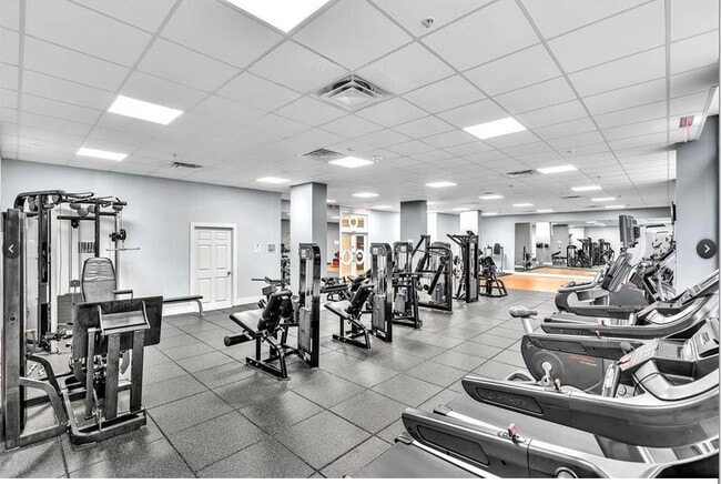 Building Photo - 2030 S Ocean Dr