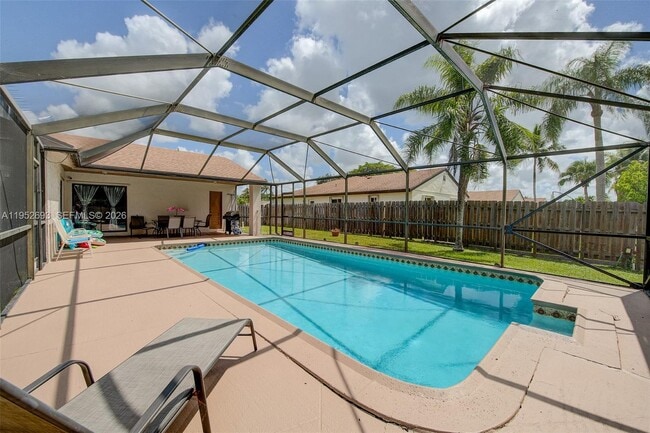 Building Photo - 11909 SW 48th Ct