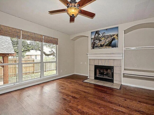 Building Photo - 1207 Chinquapin Ct