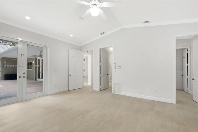 Building Photo - 5765 SW 84th St