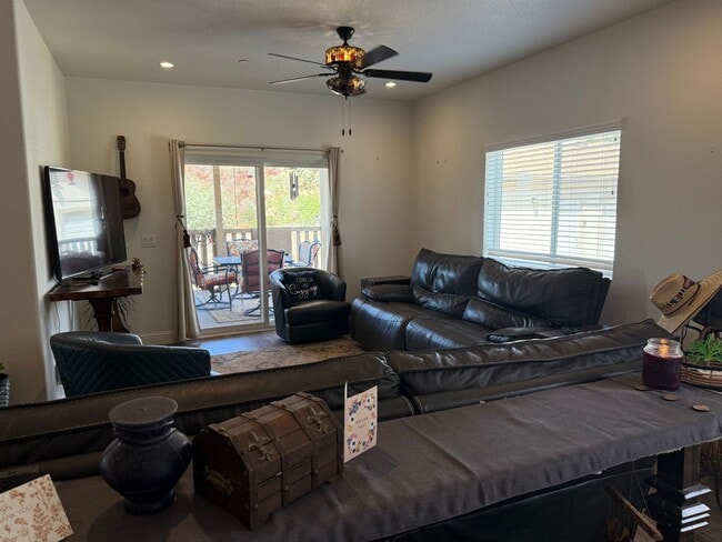 Building Photo - Unique opportunity!  3 BR 2.5 BA Farm-ranc...