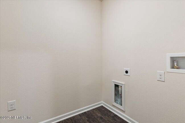 Building Photo - 350 Jarama Cir