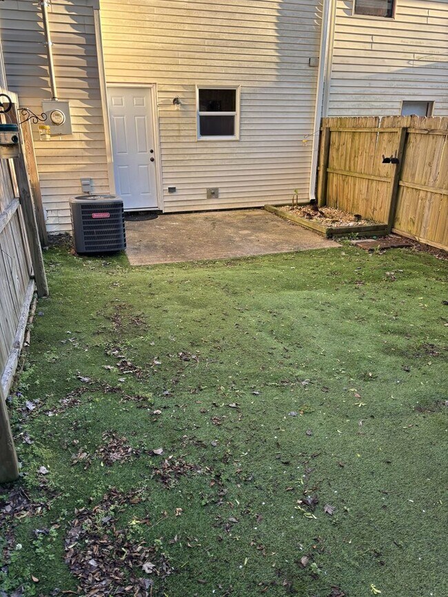 Building Photo - 5528 St James St