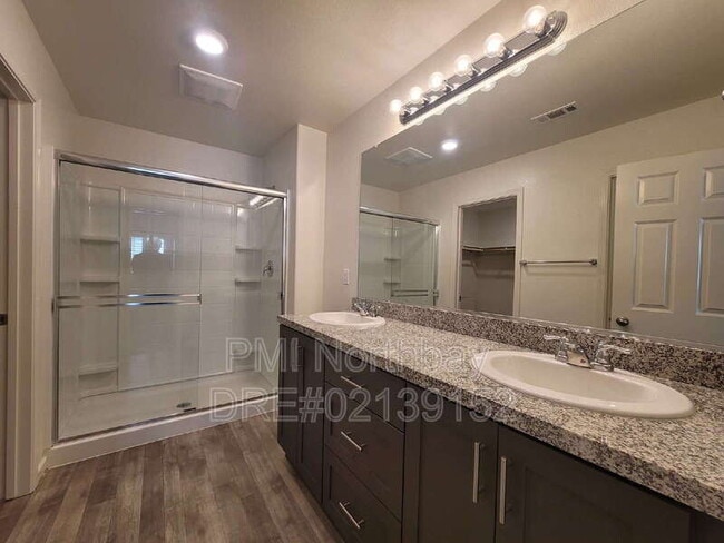 Building Photo - 1476 Descanso Ln