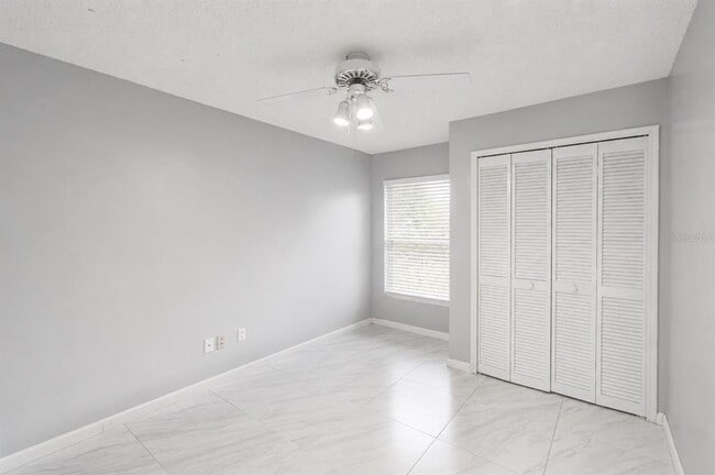 Building Photo - 10435 Crestfield Dr