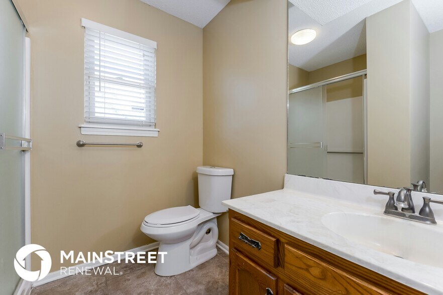 Building Photo - 5709 N Harden Ave