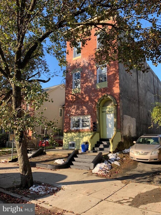 Primary Photo - 1716 N 18th St