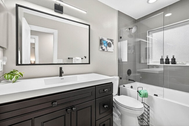 Building Photo - 318 S Burlingame Ave