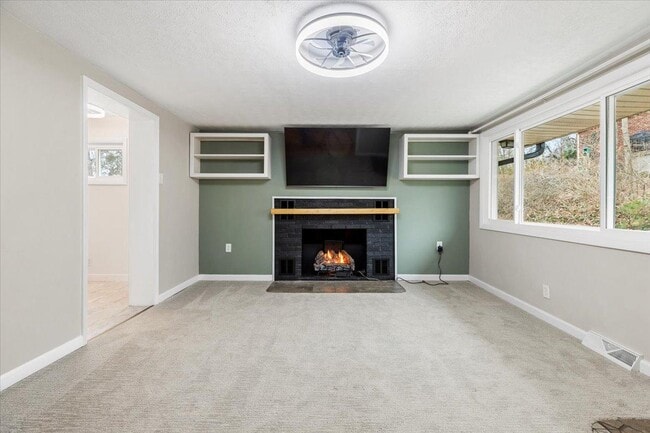 Building Photo - 100 9th Ave