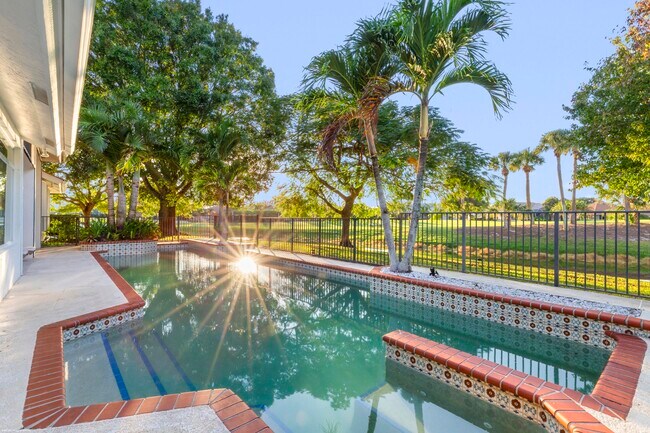 Building Photo - 15611 Milan Ct