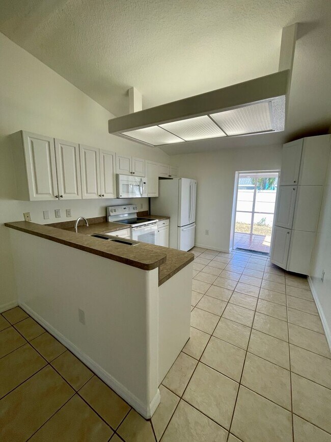 Building Photo - 3BR/2BA Home + 2-Car Garage – $500 Move-In...