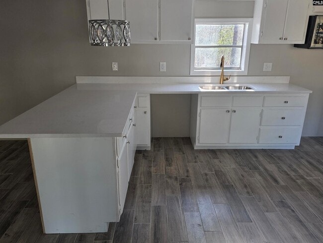 Building Photo - 105 Woodland Dr