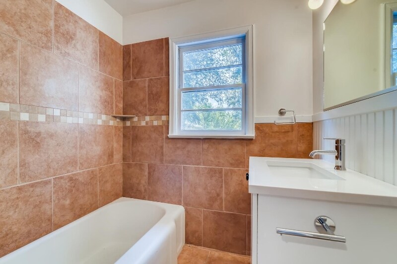 Building Photo - 623 S Grant Ave