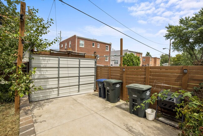 Building Photo - 5519 5th St NE