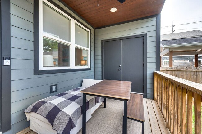Building Photo - Stunning 3BE/3BA in one of Nashville's hottest neighborhood, The Nations!