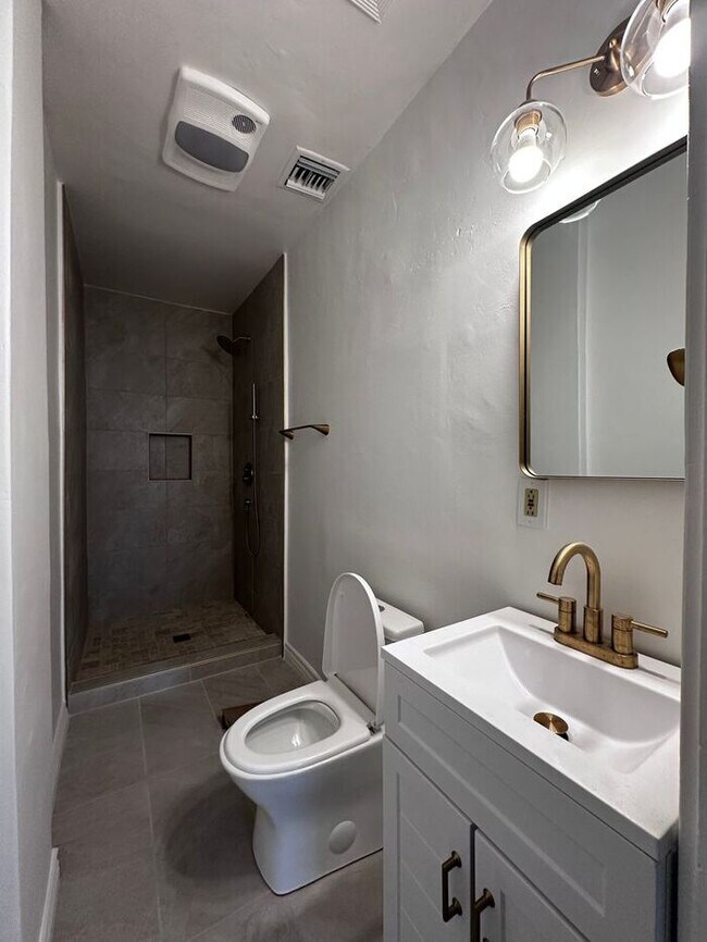 Building Photo - Situated in the Community of North Hollywo...