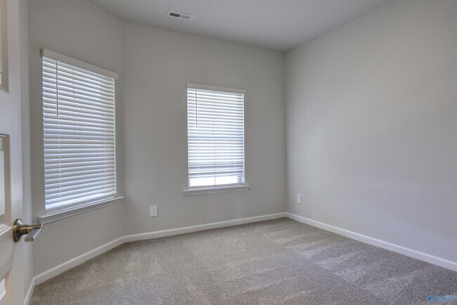 Building Photo - 6073 Gardner Maples Dr SE