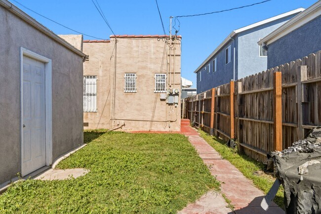 Building Photo - Coming Soon - Renovated Hyde Park Gem Near SoFi, LAX & Metro K Line