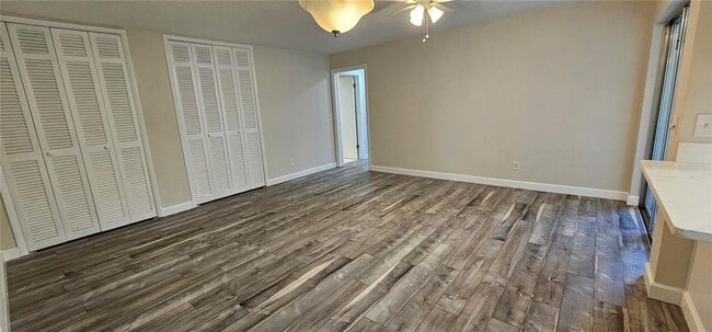 Building Photo - 1329 Fairfield Dr