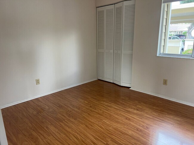 Building Photo - 3018 Sail Pointe Cir