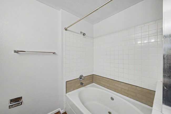 Building Photo - 8774 Allison Dr
