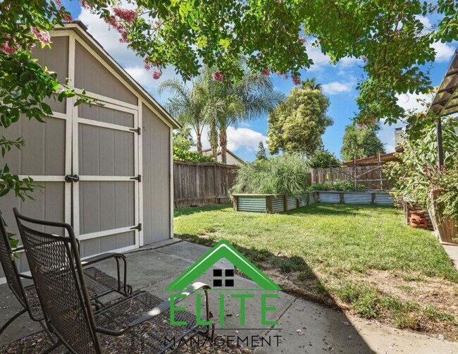 Building Photo - Spacious 4-Bedroom, 3-Bath Home in Desirab...