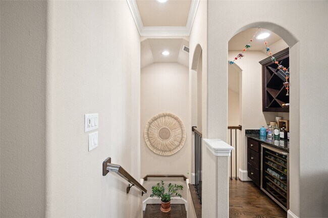 Building Photo - 1114 W 25th St