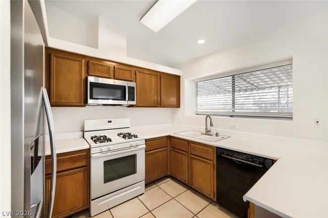 Building Photo - 2709 Camphor Tree St