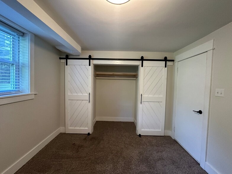 Building Photo - 4529 Golf Park Dr