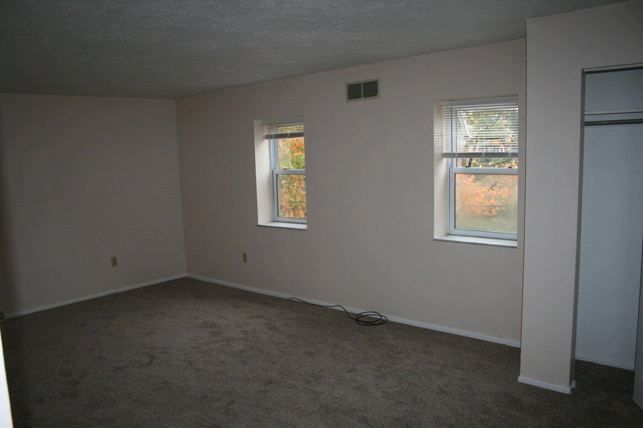 Building Photo - 441 6th St