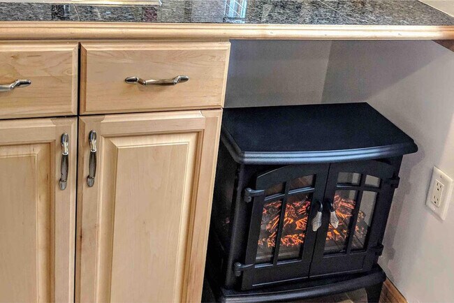 Building Photo - 152 Central Ave