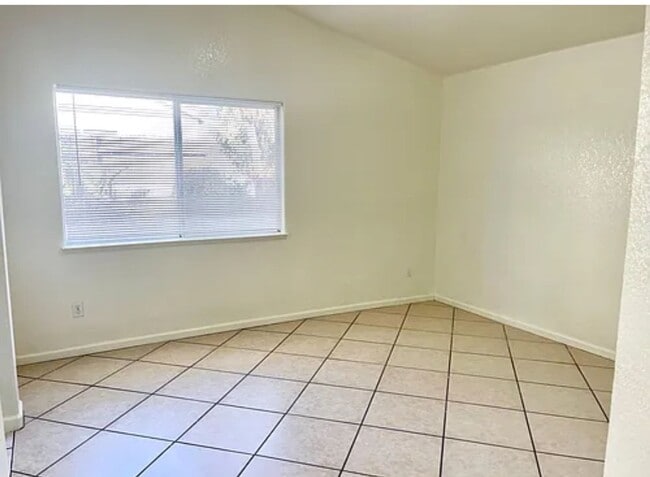 Building Photo - Beautiful home for rent in southwest.