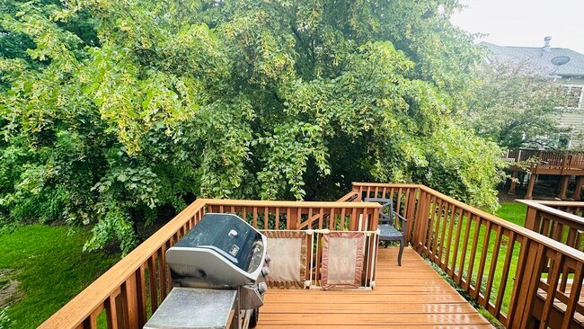 Building Photo - 135 Tanglewood Dr
