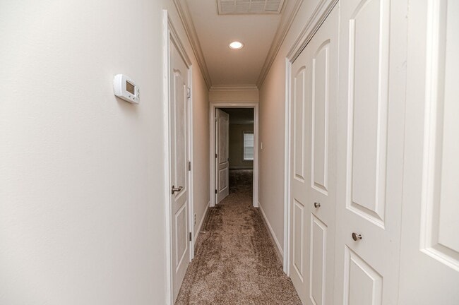 Building Photo - Perfectly Located 4-Bedroom Home Minutes from I-295, Hope Mills & Fort Bragg!