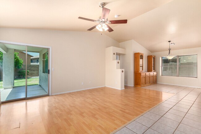 Building Photo - Spacious 3 Bed, 2 Bath Home in Boulder Creek
